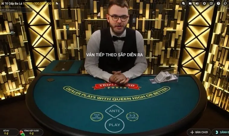 Chơi Xì Tố Tại HitClub cùng dealer chia bài chuyên nghiệp